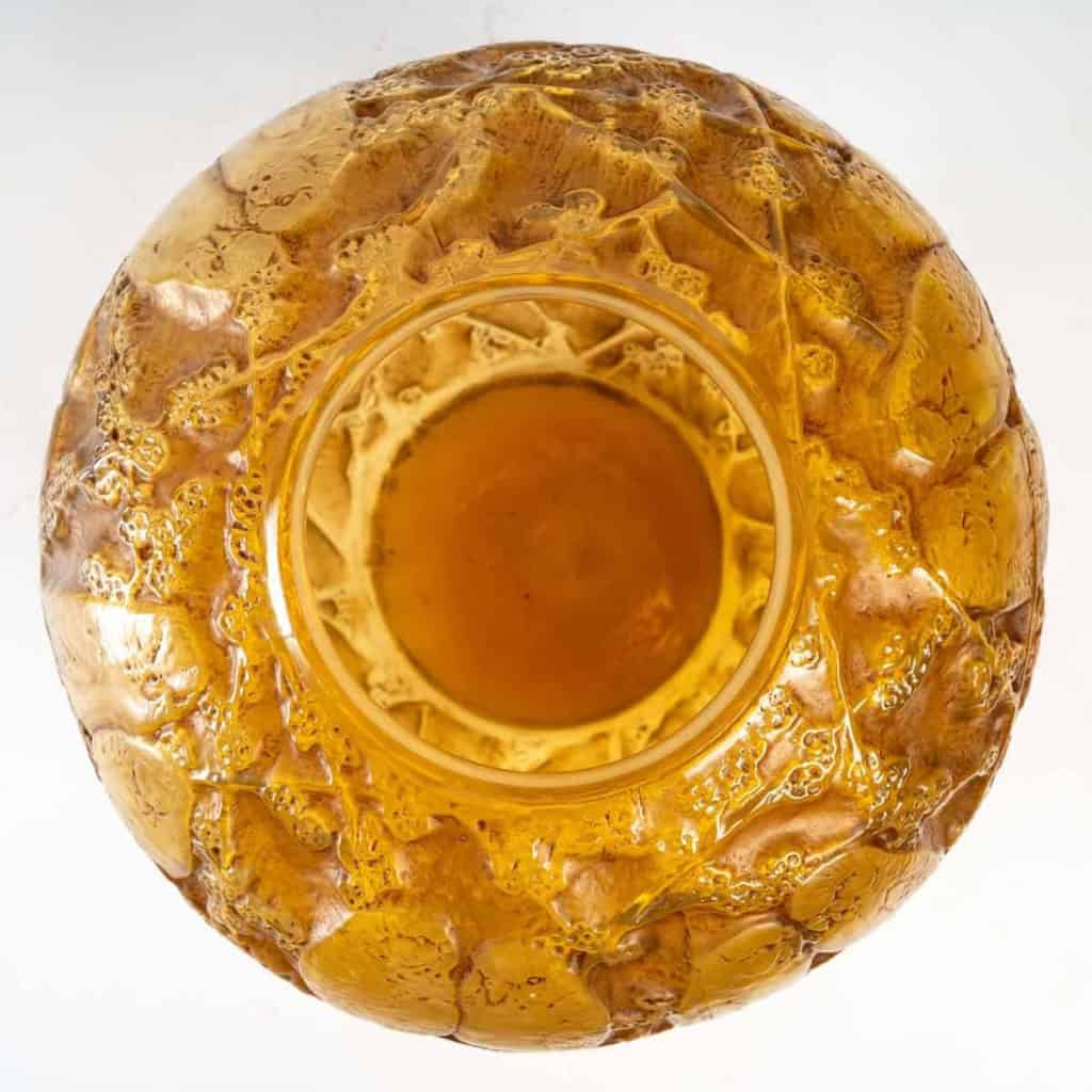Vase « Perruches » Verre Butterscotch Patiné Sépia de René LALIQUE | Biron Vase "Perruches" Verre Butterscotch Patiné Sépia de René LALIQUE
