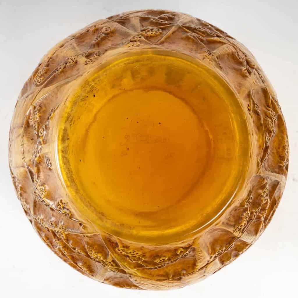 Vase « Perruches » Verre Butterscotch Patiné Sépia de René LALIQUE | Biron Vase "Perruches" Verre Butterscotch Patiné Sépia de René LALIQUE