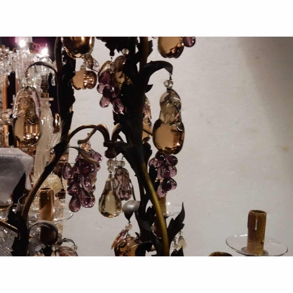 1970′ Lustre Cage en Laiton Doré Style Maison Baguès Feuilles et Fruits en Verre Colorés | Biron 1970′ Lustre Cage en Laiton Doré Style Maison Baguès Feuilles et Fruits en Verre Colorés