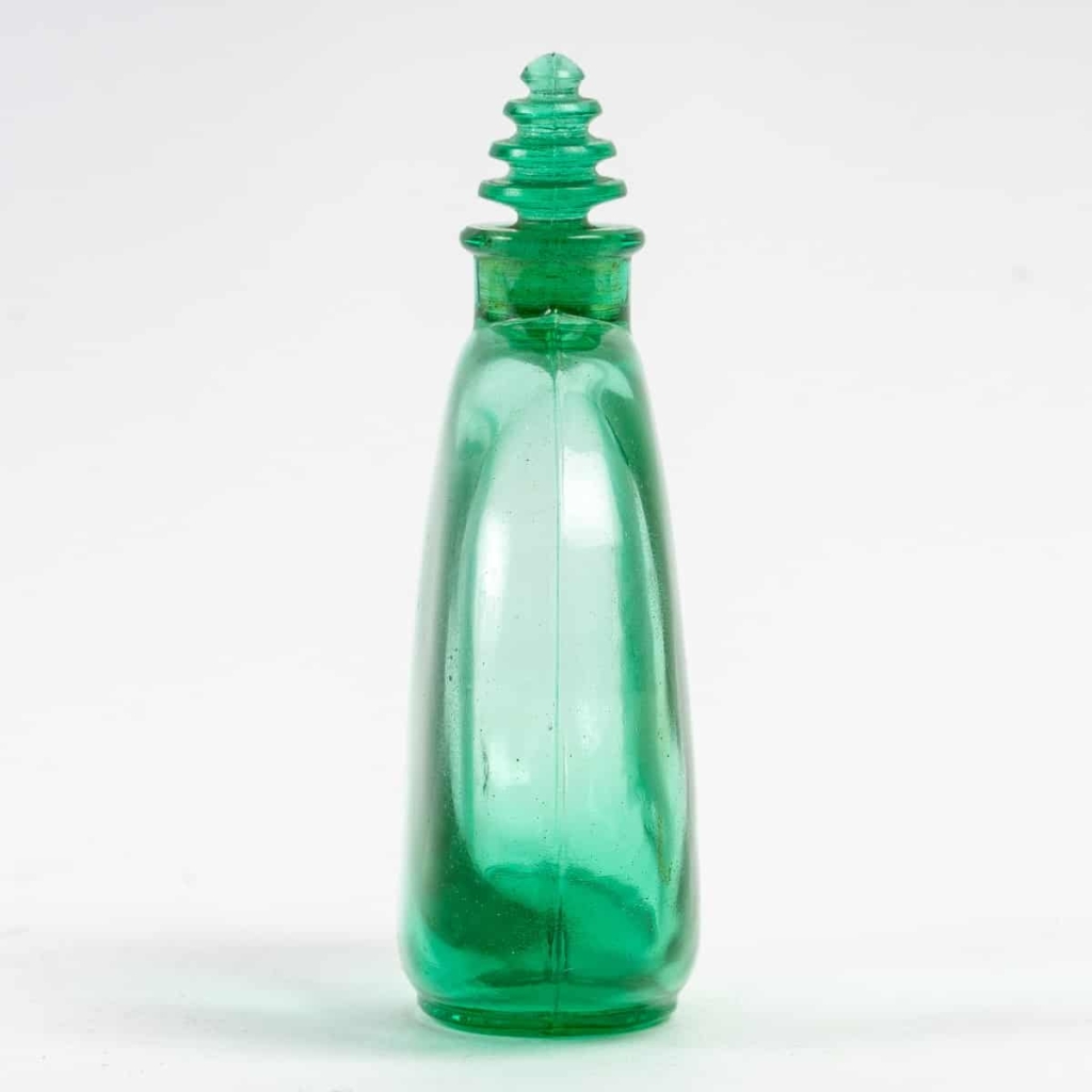 Flacon « Sans Adieu » Verre Vert Emeraude de René LALIQUE pour Worth. | Biron Flacon « Sans Adieu » Verre Vert Emeraude de René LALIQUE pour Worth.