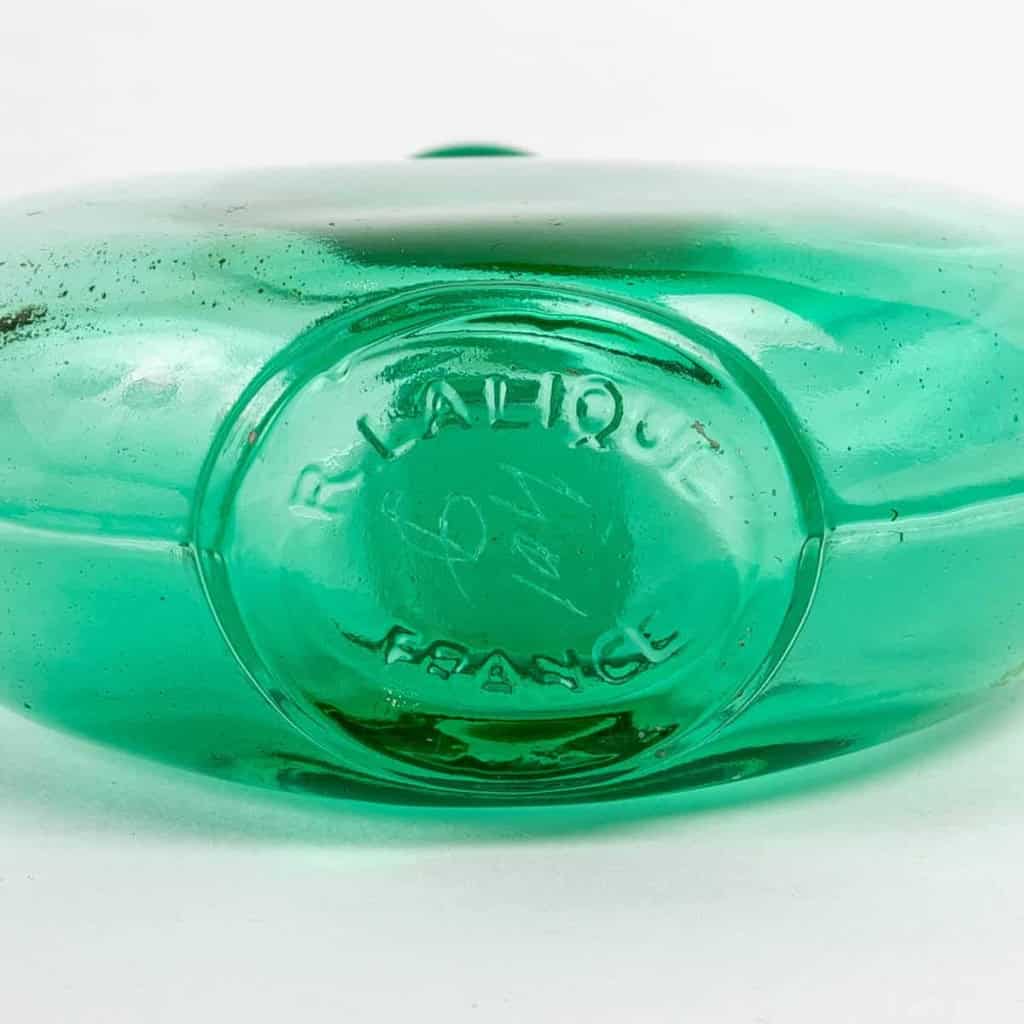 Flacon « Sans Adieu » Verre Vert Emeraude de René LALIQUE pour Worth. | Biron Flacon « Sans Adieu » Verre Vert Emeraude de René LALIQUE pour Worth.