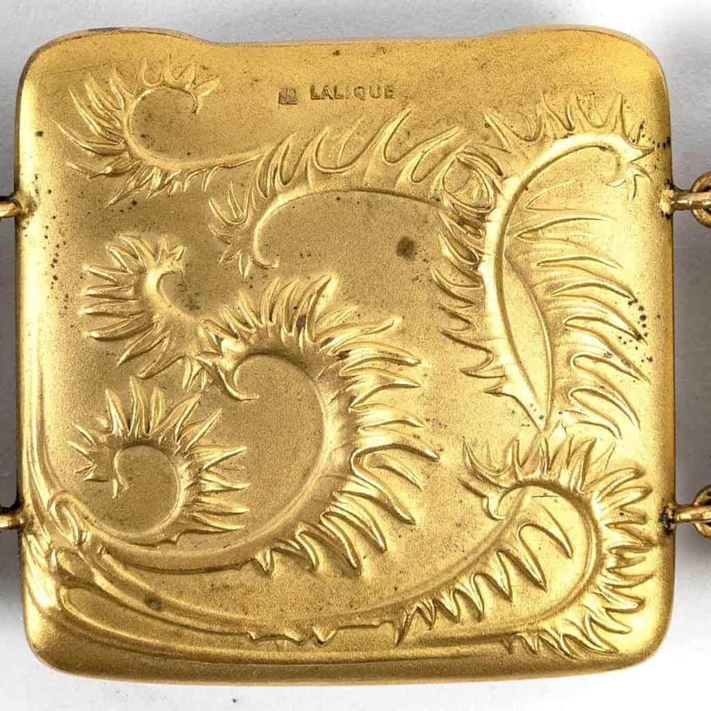 Broche « Biches » Verre Blanc sur Clinquant Vert de René LALIQUE | Biron Broche "Biches" Verre Blanc sur Clinquant Vert de René LALIQUE