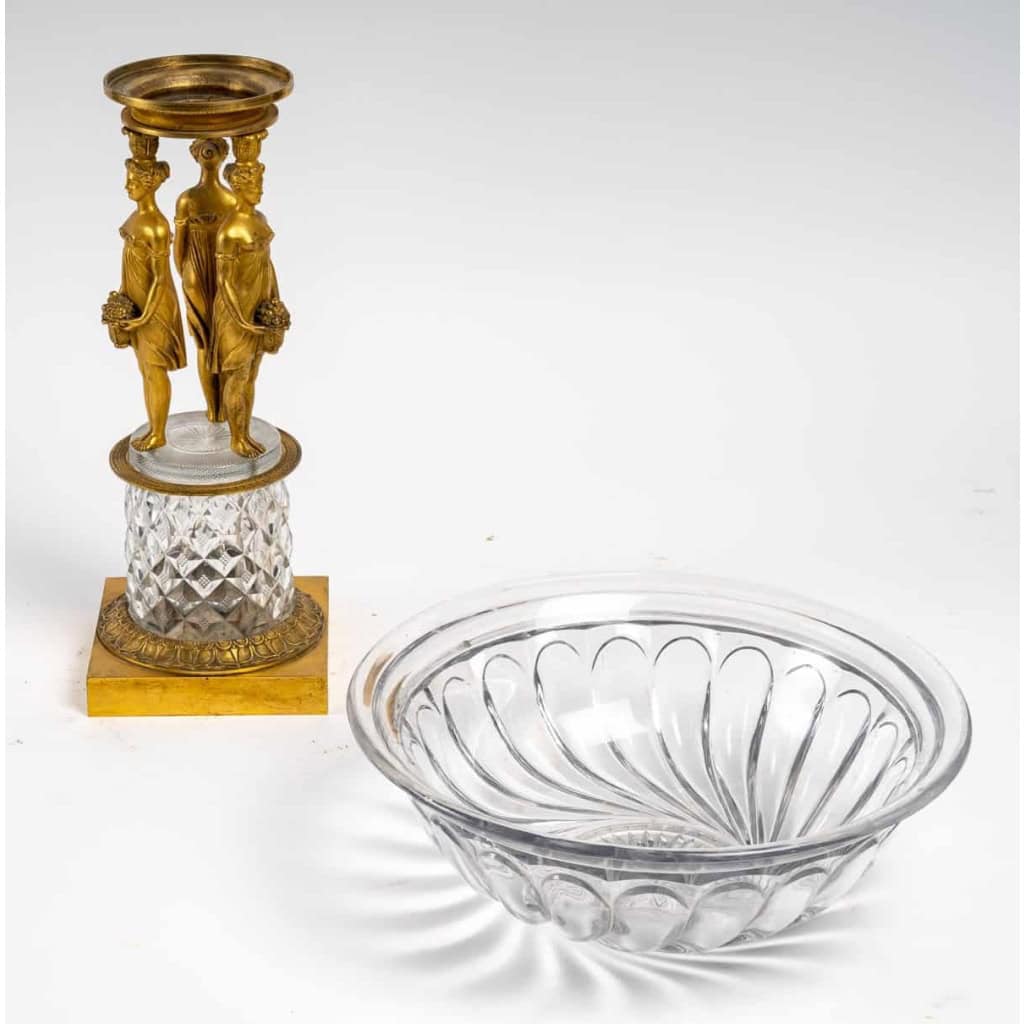Coupe et base en cristal de baccarat et bronze doré d'époque restauration