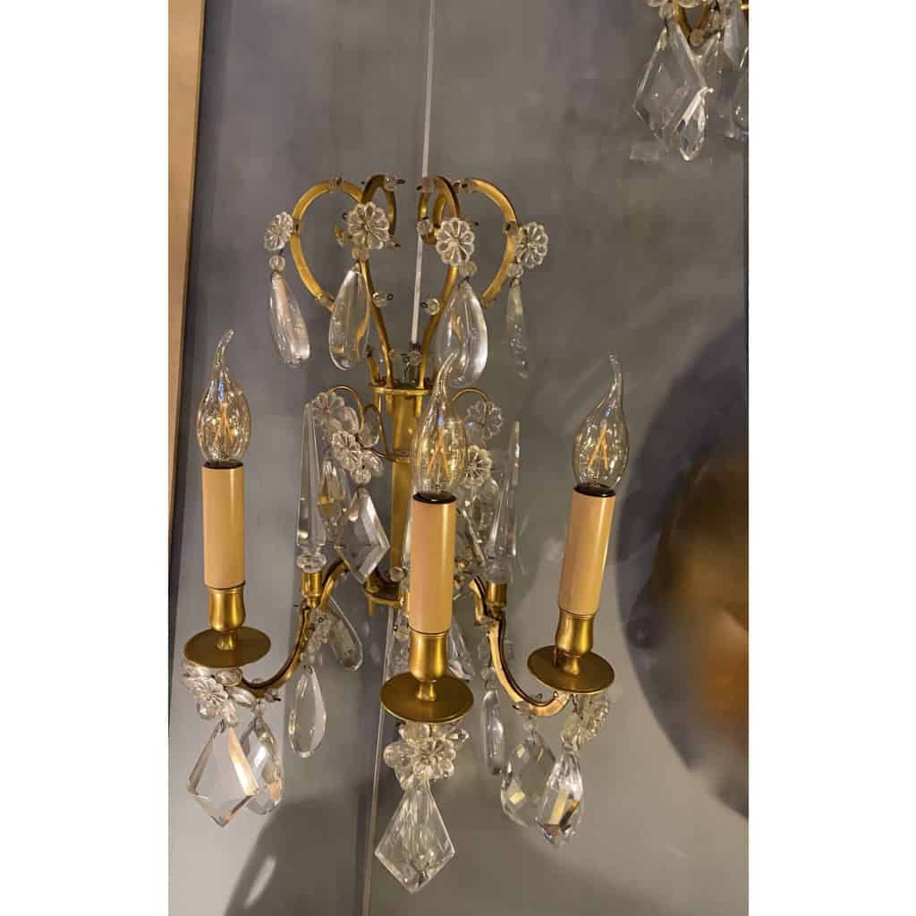 1950′ Lustre Maison Baguès Bronze Et Cristaux +Paire d’Appliques H 70 Ø 70 cm | Biron 1950′ Lustre Maison Baguès Bronze Et Cristaux +Paire d’Appliques H 70 Ø 70 cm