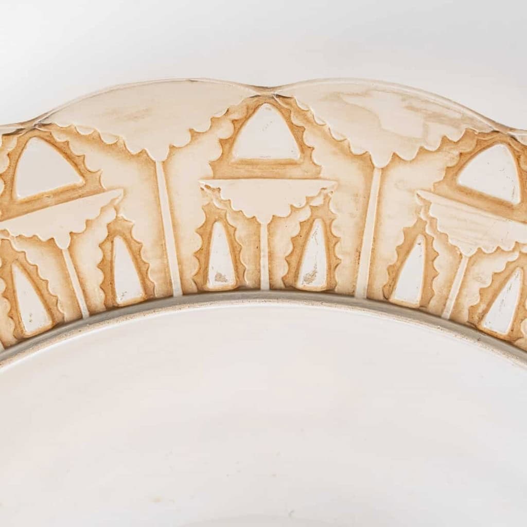Coupe Plat « Chevreuse » verre blanc patiné sépia de René Lalique | Biron Coupe Plat "Chevreuse" verre blanc patiné sépia de René Lalique