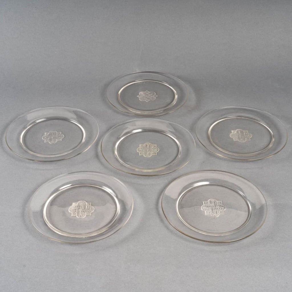 Suite de 6 assiettes "Molsheim" verre blanc de René LALIQUE