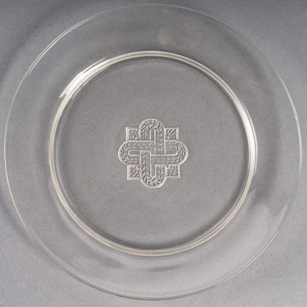 Suite de 6 assiettes "Molsheim" verre blanc de René LALIQUE