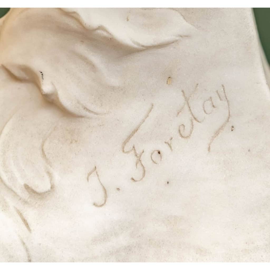 Alfred Jean Foretay 1861-1944. Floréal. Buste en marbre. | Biron Alfred Jean Foretay 1861-1944. Floréal. Buste en marbre.