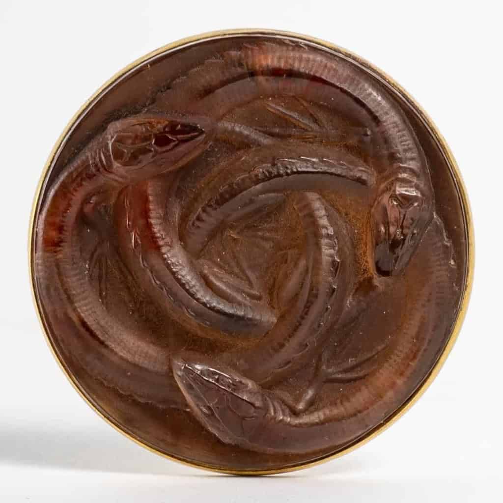 Epingle à Chapeau « Lézards » verre blanc sur clinquant bordeaux de René LALIQUE | Biron Epingle à Chapeau "Lézards" verre blanc sur clinquant bordeaux de René LALIQUE