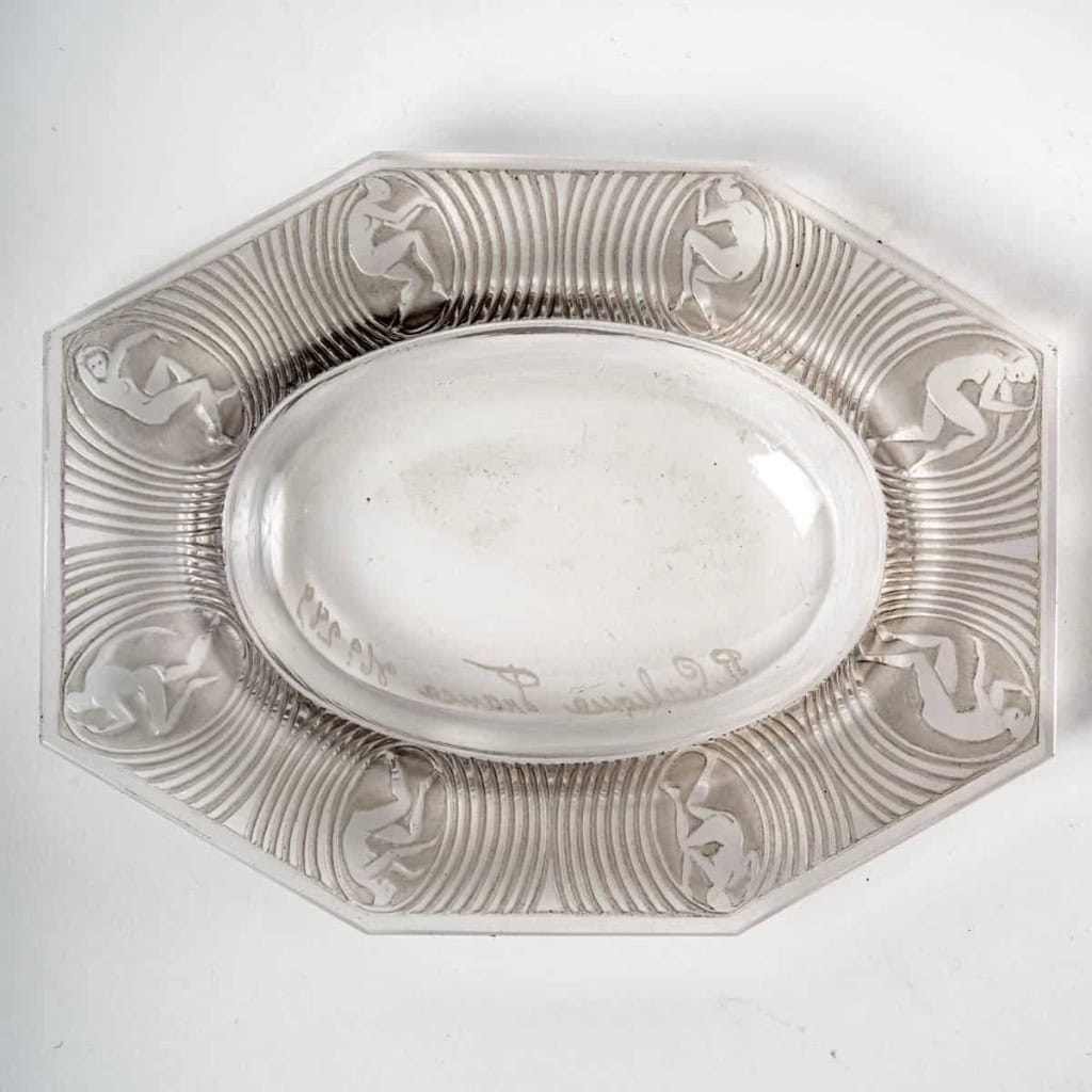 Cendrier « Alice » verre blanc patiné gris de René LALIQUE | Biron Cendrier « Alice » verre blanc patiné gris de René LALIQUE