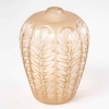 Vase « Tournai » en verre blanc patiné sépia de René LALIQUE | Biron Vase « Tournai » en verre blanc patiné sépia de René LALIQUE