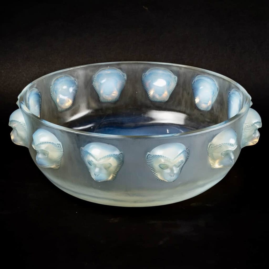 Coupe Plat « Madagascar » verre opalescent patiné bleu de René LALIQUE | Biron ||||||||