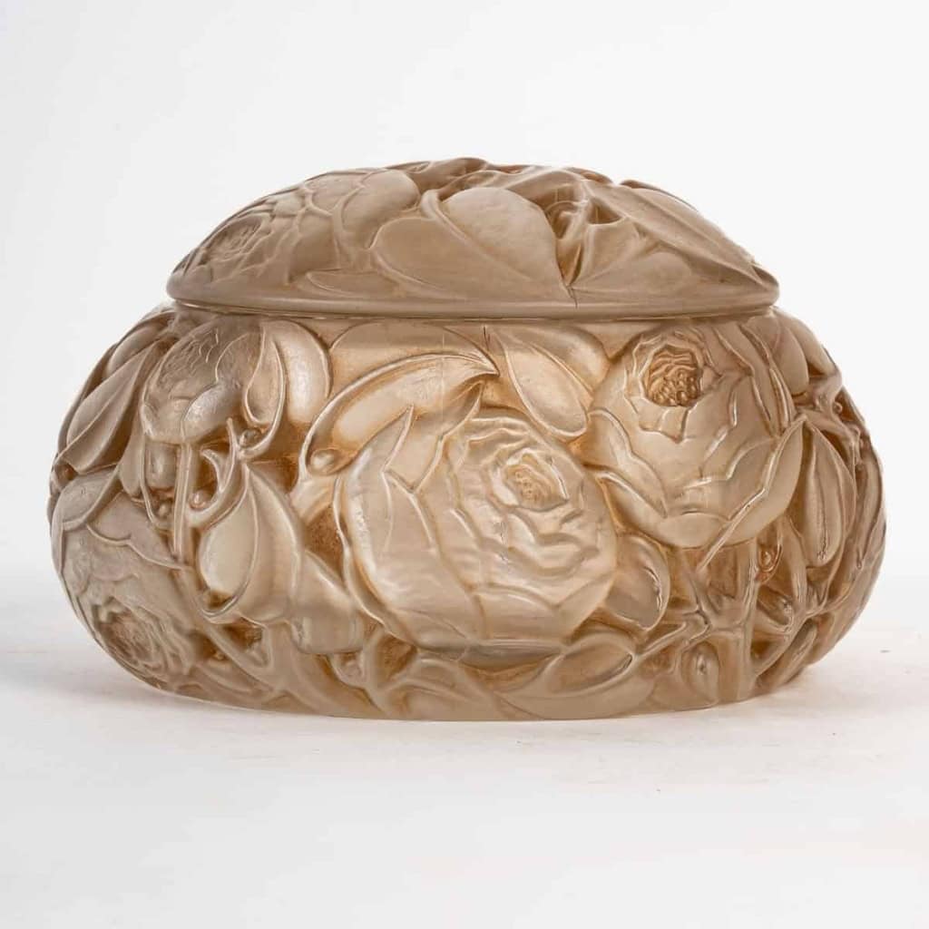 Boîte « Dinard » verre blanc patiné sépia de René LALIQUE | Biron Boîte "Dinard" verre blanc patiné sépia de René LALIQUE