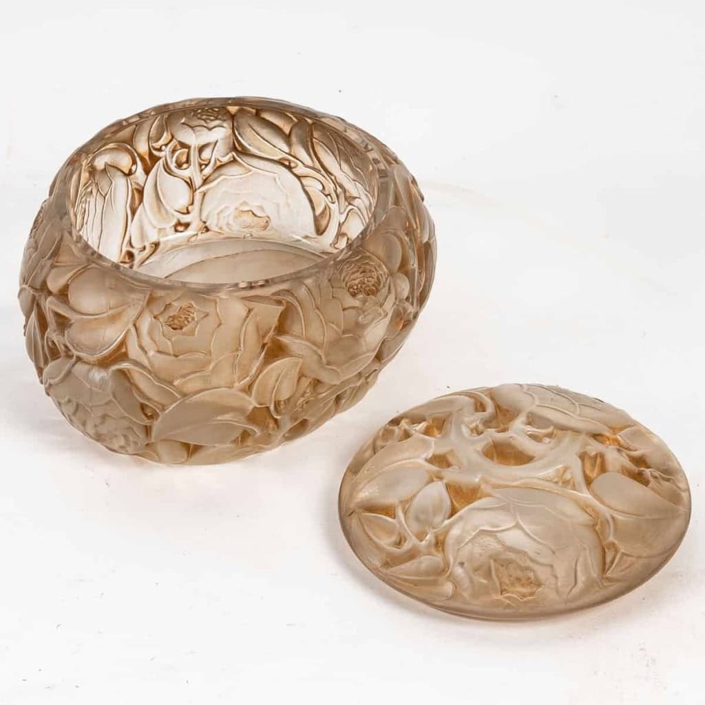 Boîte « Dinard » verre blanc patiné sépia de René LALIQUE | Biron Boîte "Dinard" verre blanc patiné sépia de René LALIQUE