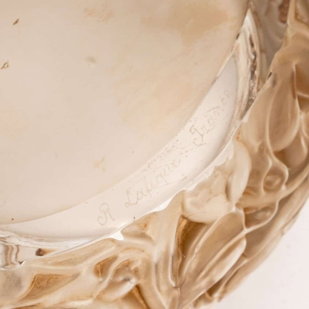 Boîte « Dinard » verre blanc patiné sépia de René LALIQUE | Biron Boîte "Dinard" verre blanc patiné sépia de René LALIQUE