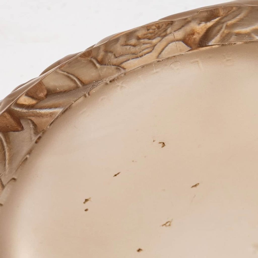 Boîte « Dinard » verre blanc patiné sépia de René LALIQUE | Biron Boîte "Dinard" verre blanc patiné sépia de René LALIQUE