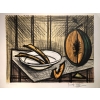 BUFFET Bernard Nature morte au melon et à l’assiette Lithographie couleurs justifiée | Biron BUFFET Bernard Nature morte au melon et à l'assiette Lithographie couleurs justifiée