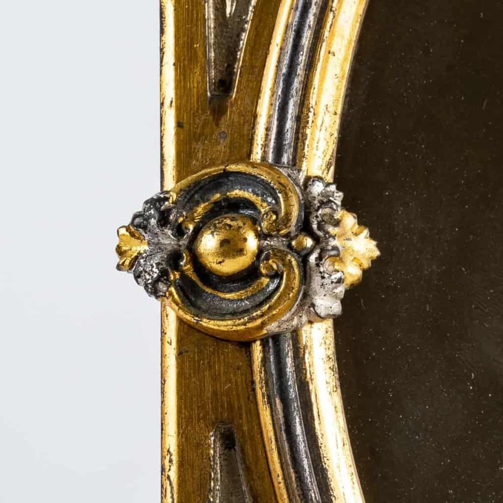 Magnifique assiette peinte sur porcelaine et encadrée, XIXe siècle. | Biron Magnifique assiette peinte sur porcelaine et encadrée, XIXe siècle.
