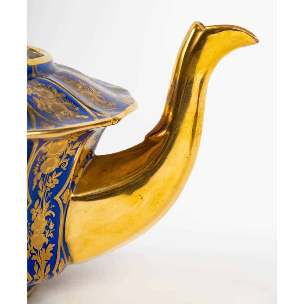 Service à thé bleu et or, Paris 1835 | Biron Service à thé bleu et or, Paris 1835