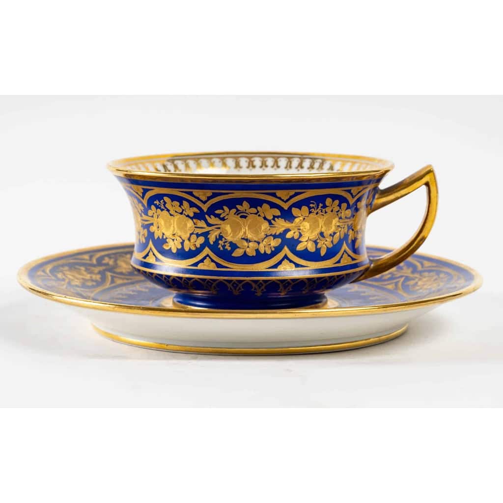 Service à thé bleu et or, Paris 1835 | Biron Service à thé bleu et or, Paris 1835