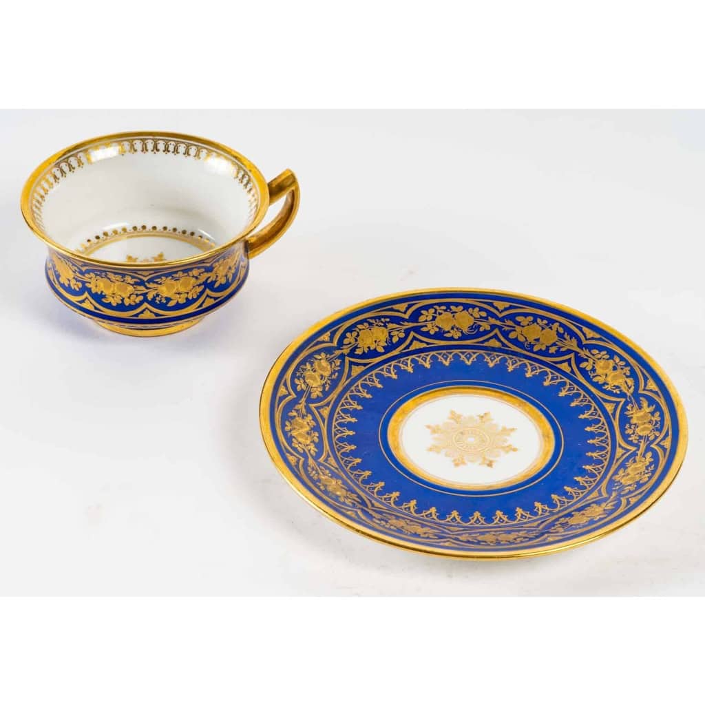 Service à thé bleu et or, Paris 1835 | Biron Service à thé bleu et or, Paris 1835