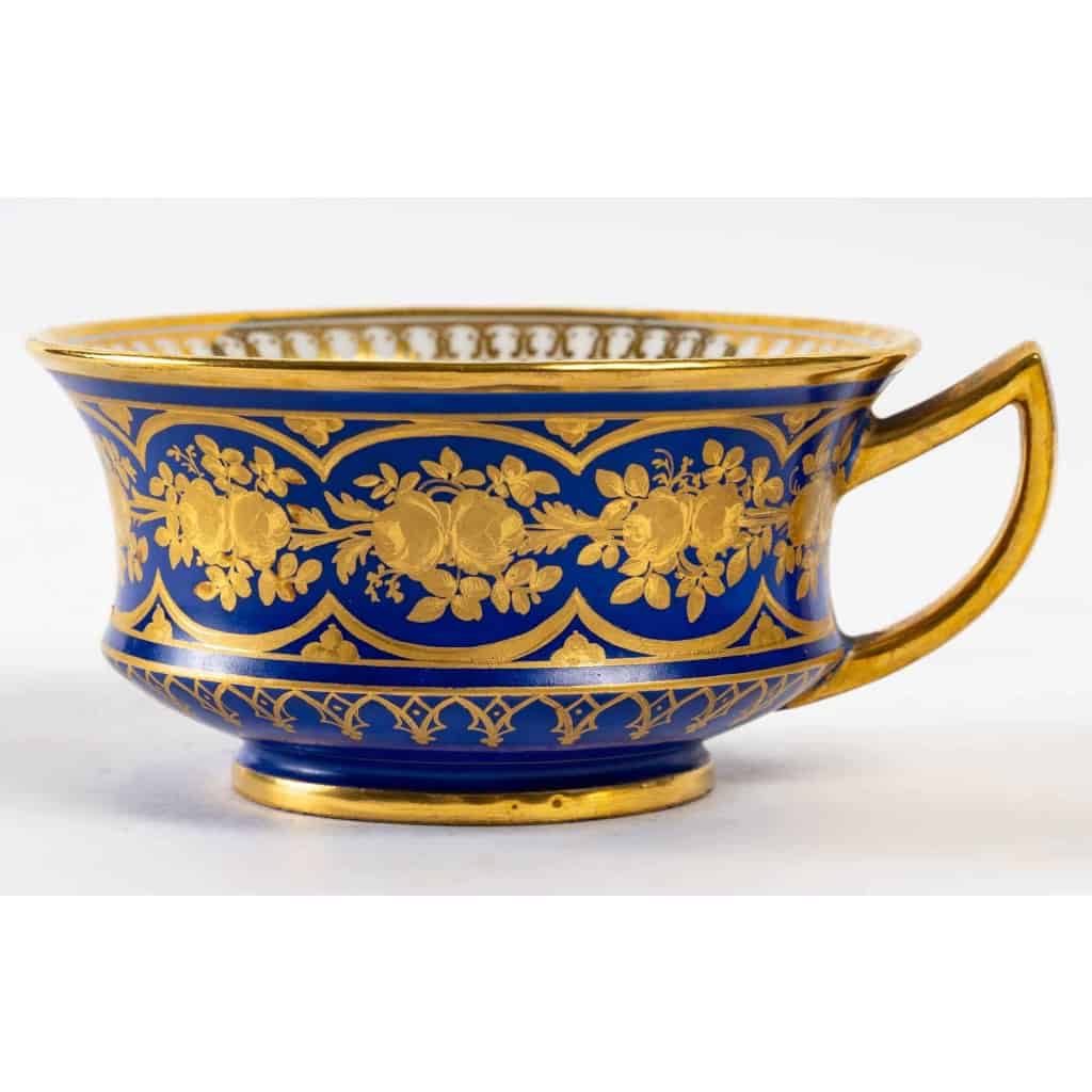 Service à thé bleu et or, Paris 1835 | Biron Service à thé bleu et or, Paris 1835
