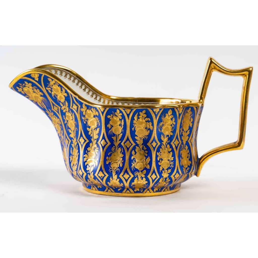 Service à thé bleu et or, Paris 1835 | Biron Service à thé bleu et or, Paris 1835