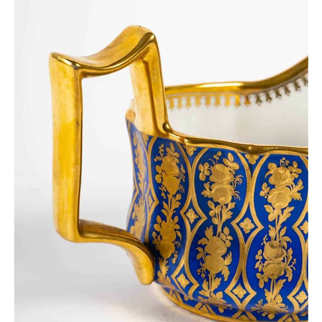 Service à thé bleu et or, Paris 1835 | Biron Service à thé bleu et or, Paris 1835