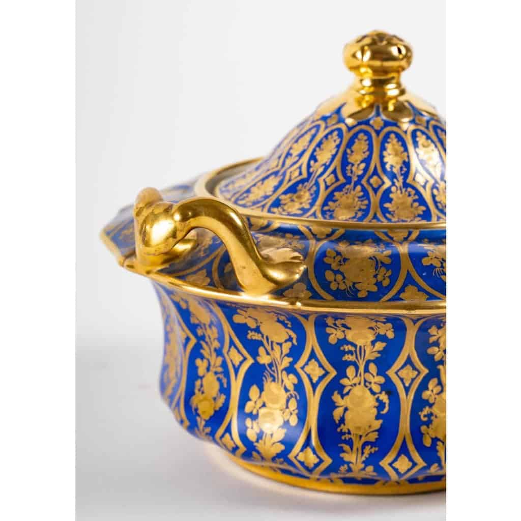 Service à thé bleu et or, Paris 1835 | Biron Service à thé bleu et or, Paris 1835
