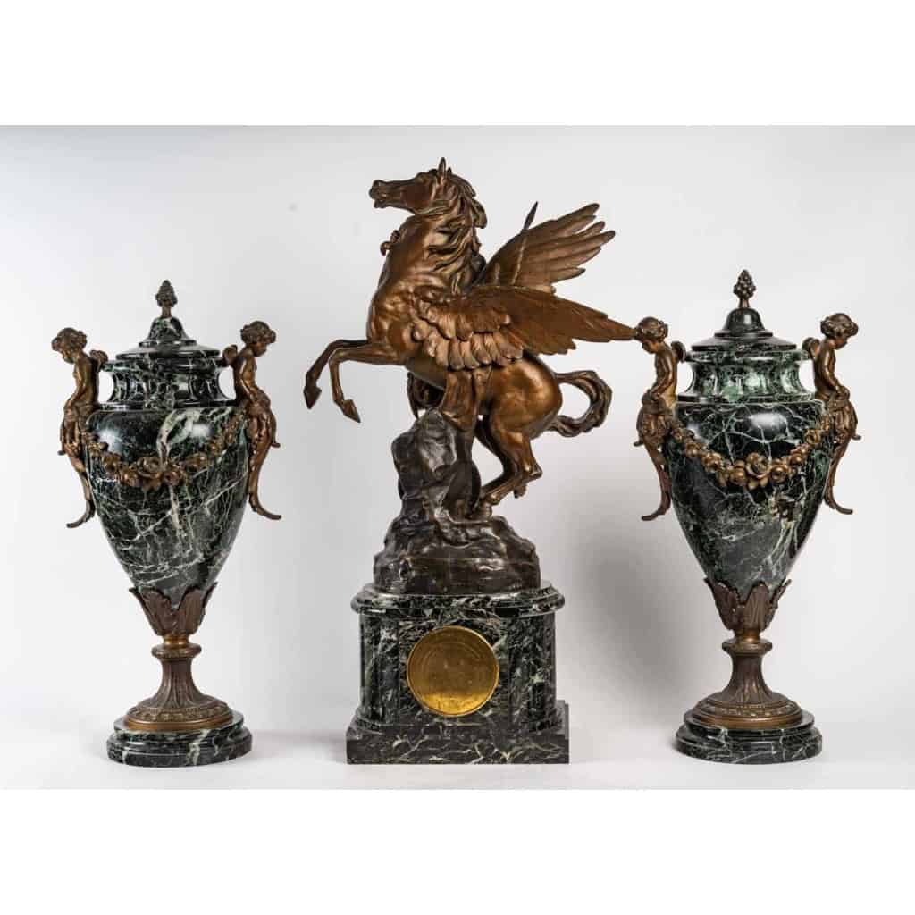Garniture de cheminée en marbre en régule, XIXème siècle | Biron Garniture de cheminée en marbre en régule, XIXème siècle
