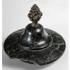 Garniture de cheminée en marbre en régule, XIXème siècle | Biron Garniture de cheminée en marbre en régule, XIXème siècle