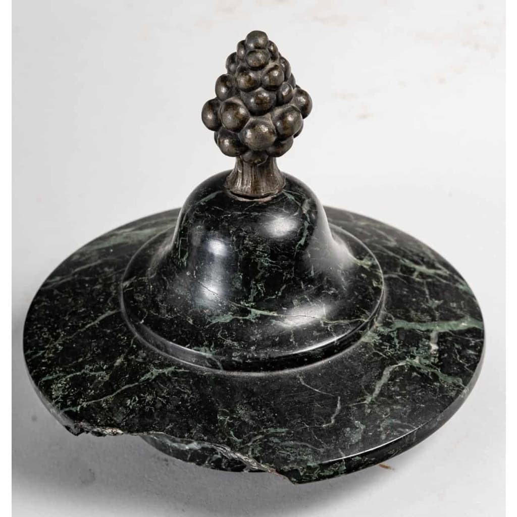 Garniture de cheminée en marbre en régule, XIXème siècle | Biron Garniture de cheminée en marbre en régule, XIXème siècle
