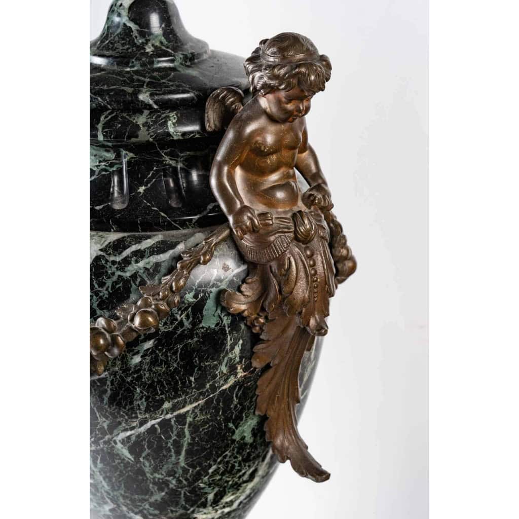 Garniture de cheminée en marbre en régule, XIXème siècle | Biron Garniture de cheminée en marbre en régule, XIXème siècle