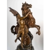Garniture de cheminée en marbre en régule, XIXème siècle | Biron Garniture de cheminée en marbre en régule, XIXème siècle