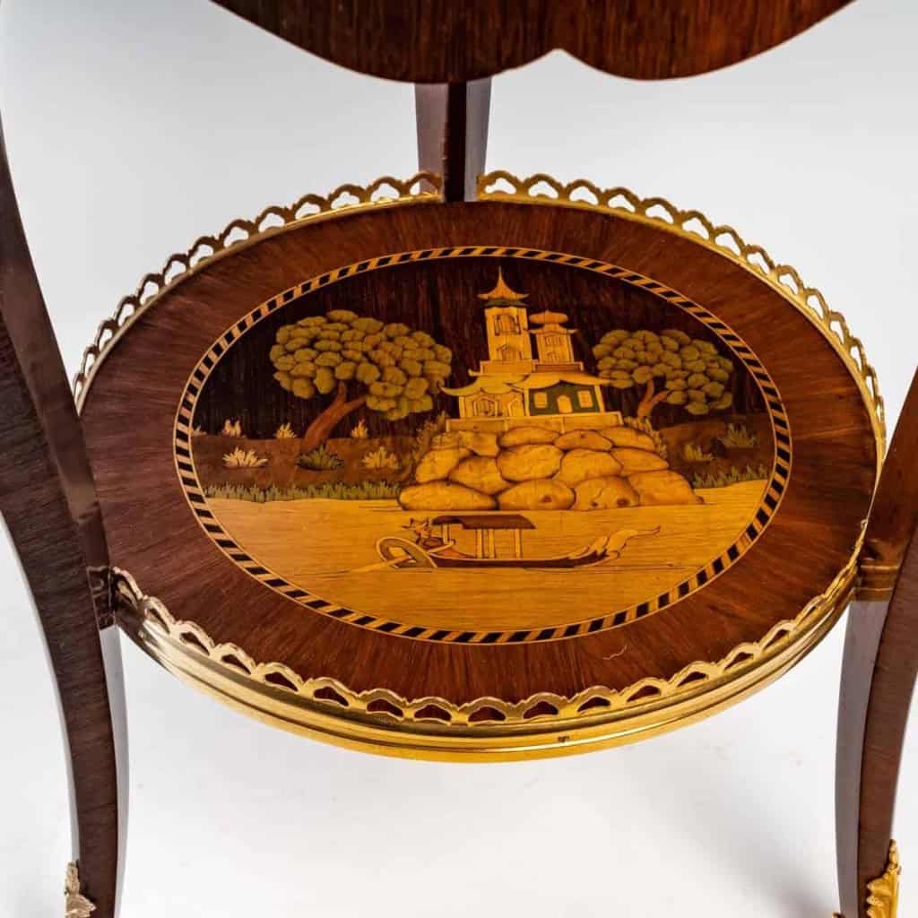 Table de salon d'époque Napoléon III (1851 - 1870).
