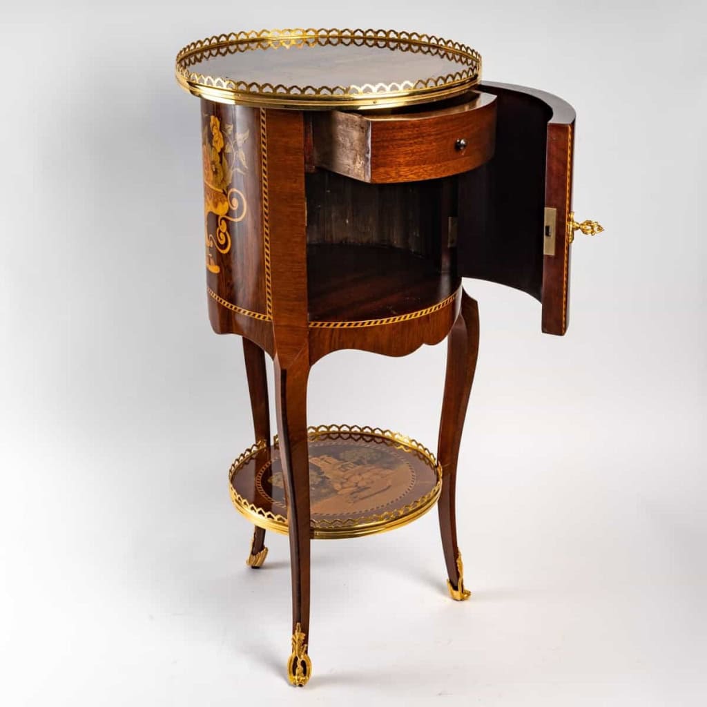 Table de salon d'époque Napoléon III (1851 - 1870).