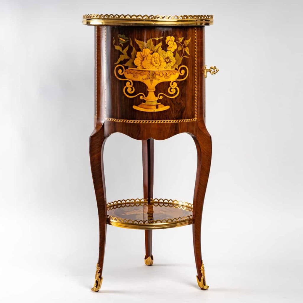 Table de salon d'époque Napoléon III (1851 - 1870).