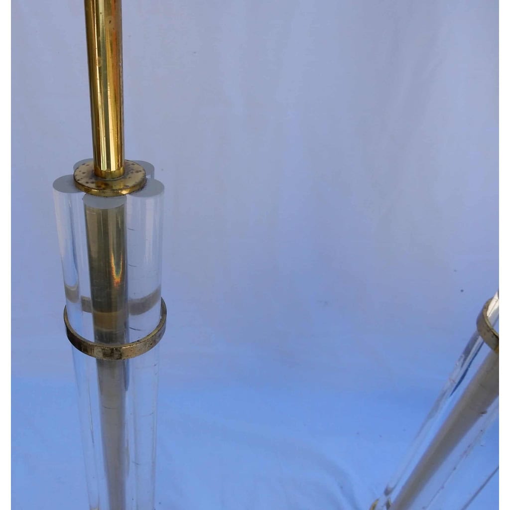 1970′ Paire de Lampes en Altuglas Et Laiton Doré Décor Colonnes A 5 Pétales | Biron 1970′ Paire de Lampes en Altuglas Et Laiton Doré Décor Colonnes A 5 Pétales