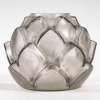 Vase « Armorique » verre blanc patiné gris de René LALIQUE | Biron Vase « Armorique » verre blanc patiné gris de René LALIQUE
