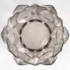 Vase « Armorique » verre blanc patiné gris de René LALIQUE | Biron Vase « Armorique » verre blanc patiné gris de René LALIQUE