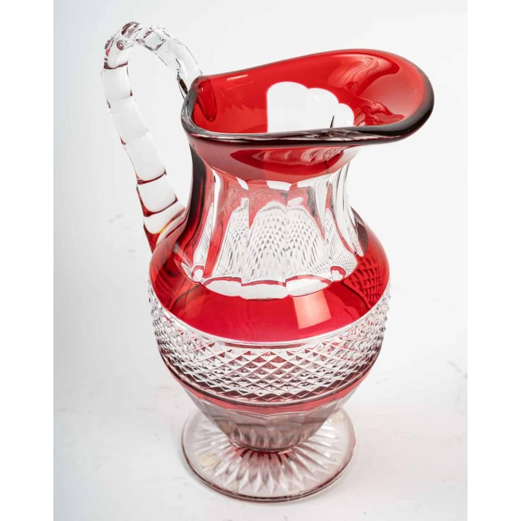 Cristallerie Saint Louis Broc à eau modèle Trianon Couleur Rouge