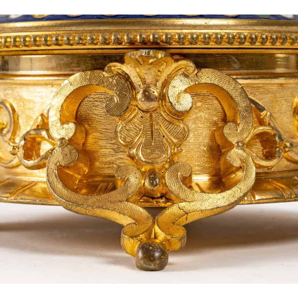 Coffret à bijoux en bronze doré et émaux cloisonnées fin XIXè siècle | Biron Coffret à bijoux en bronze doré et émaux cloisonnées fin XIXè siècle