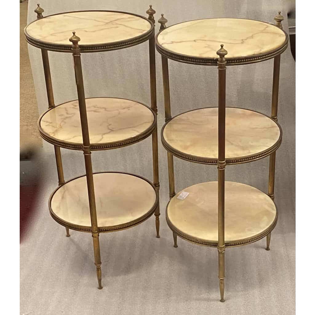 1970′ Paire De Guéridons Ou Sellettes Rondes Bronze Doré Et Onyx 3 Plateaux Maison Jansen, Baguès Ou Charles ∅ 40 H 81 c | Biron 1970′ Paire De Guéridons Ou Sellettes Rondes Bronze Doré Et Onyx 3 Plateaux Maison Jansen, Baguès Ou Charles ∅ 40 H 81 c