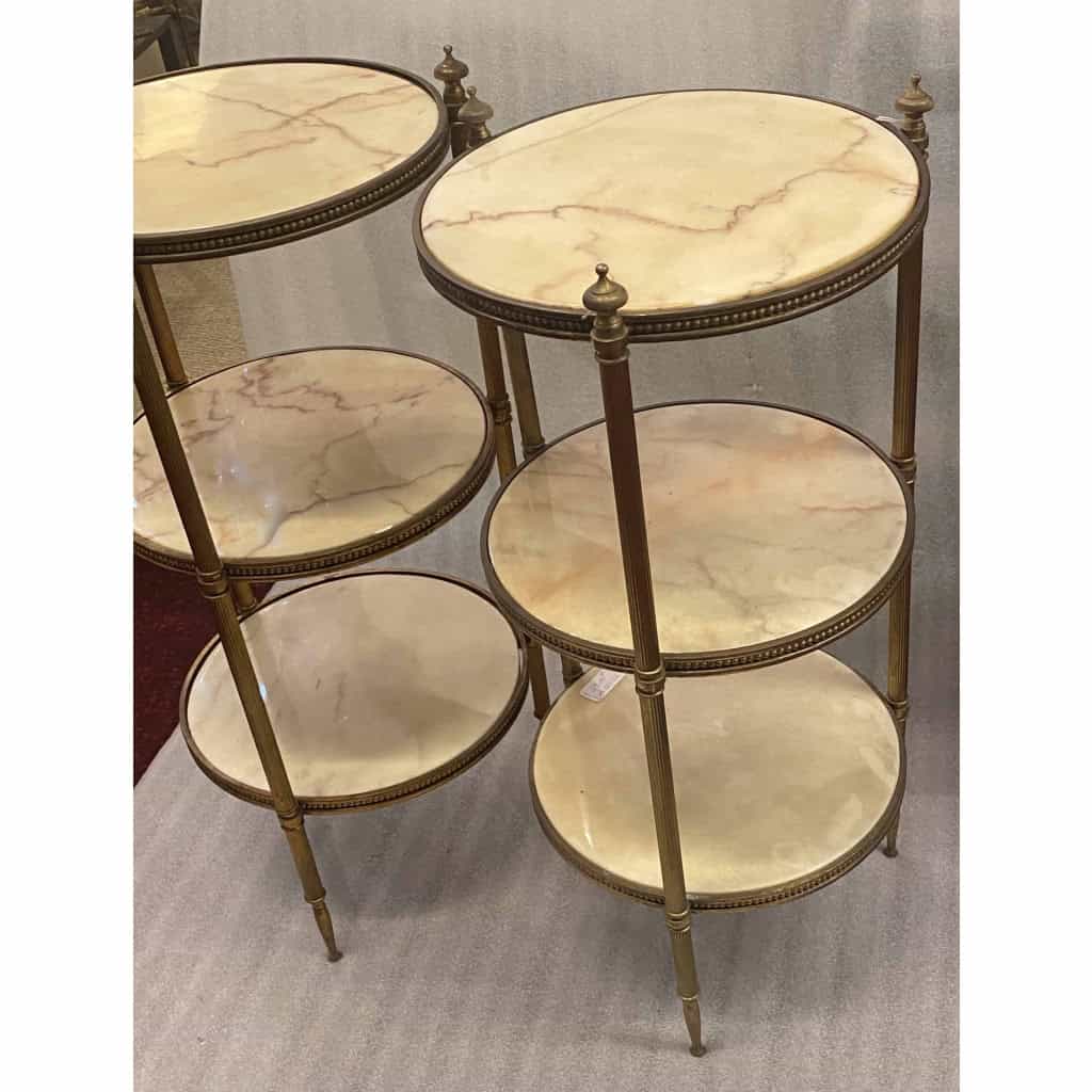 1970′ Paire De Guéridons Ou Sellettes Rondes Bronze Doré Et Onyx 3 Plateaux Maison Jansen, Baguès Ou Charles ∅ 40 H 81 c | Biron 1970′ Paire De Guéridons Ou Sellettes Rondes Bronze Doré Et Onyx 3 Plateaux Maison Jansen, Baguès Ou Charles ∅ 40 H 81 c