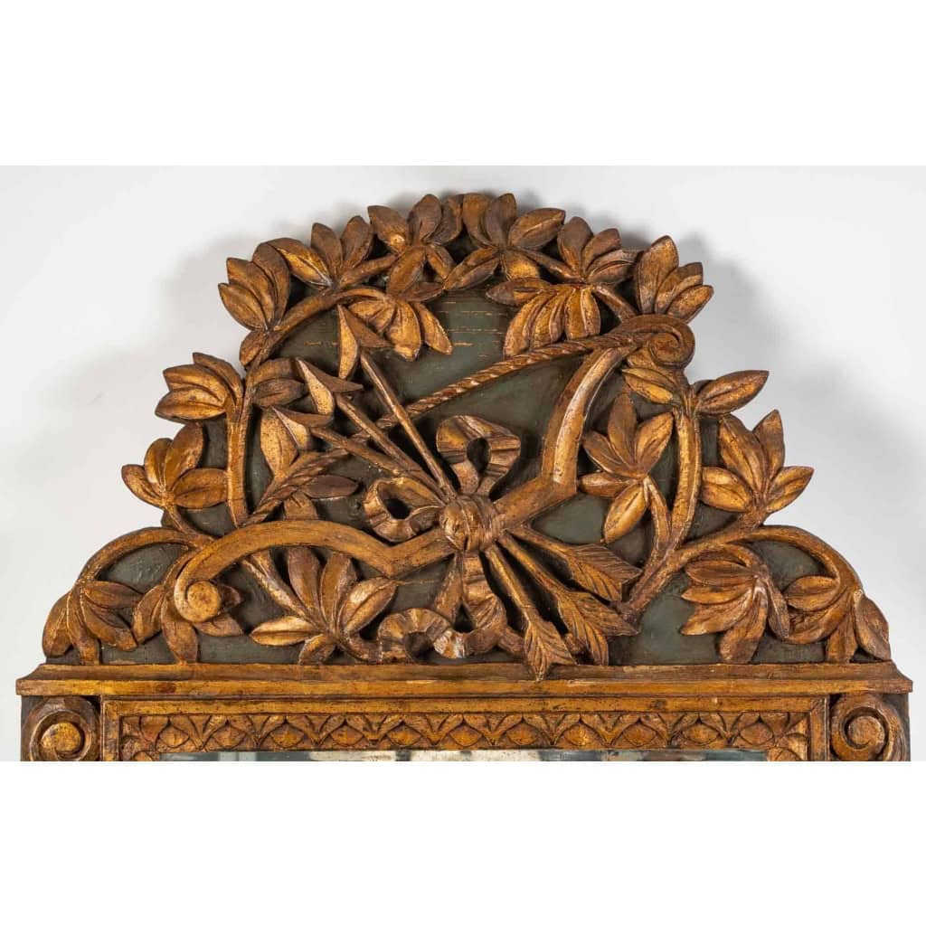 Important miroir en bois sculpté, doré et peint de style Louis XVI, fin XIXème siècle | Biron Important miroir en bois sculpté, doré et peint de style Louis XVI, fin XIXème siècle