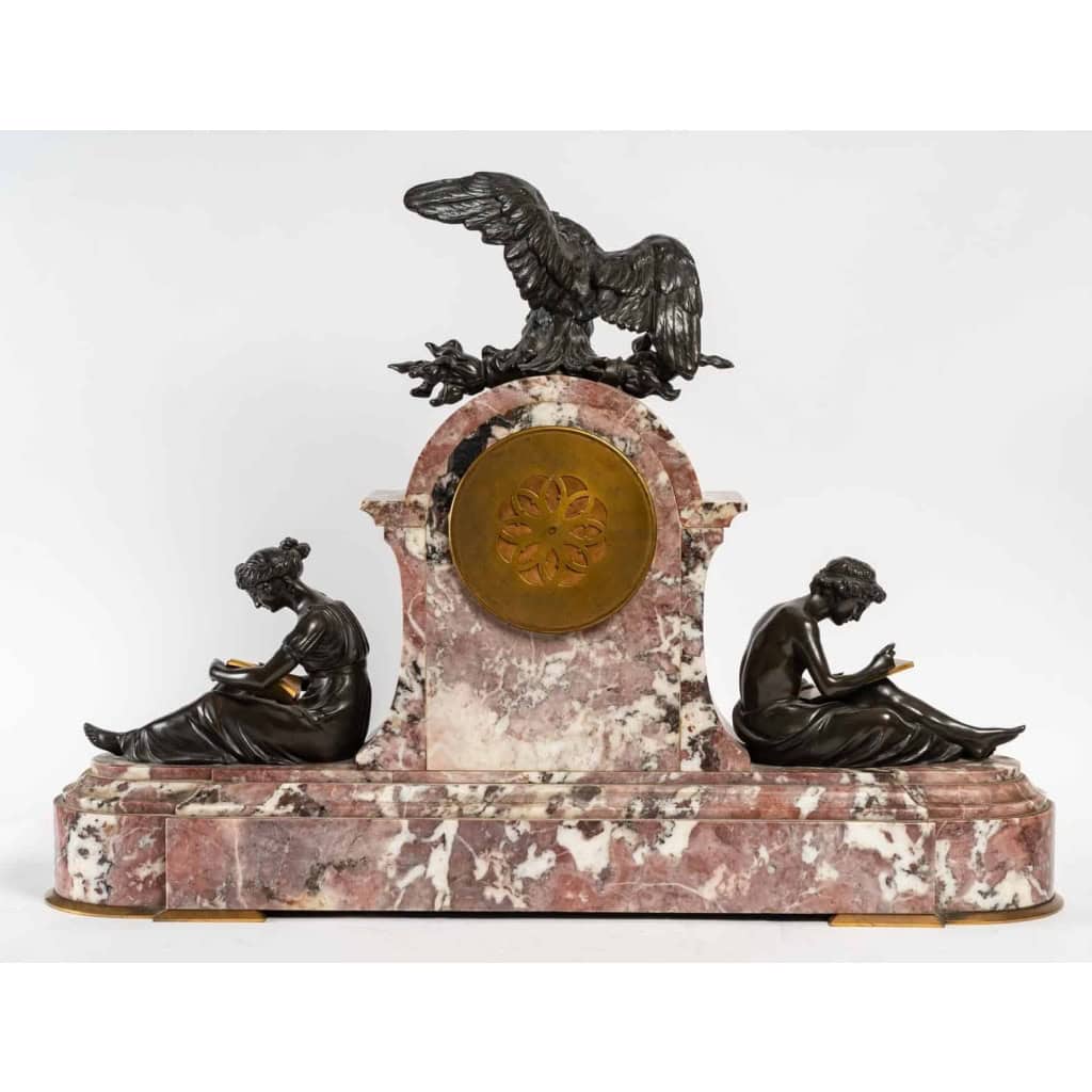 Garniture de cheminée avec ses deux cassolettes d’époque Napoléon III, XIXème siècle | Biron Garniture de cheminée avec ses deux cassolettes d'époque Napoléon III, XIXème siècle