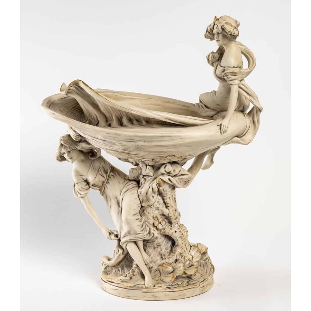 Belle Coupe, style Art Nouveau en biscuit, DMP (Duxer Porzellan-Manufaktur, Royal Dux Bohemia), 1910-1920 | Biron |||||||||