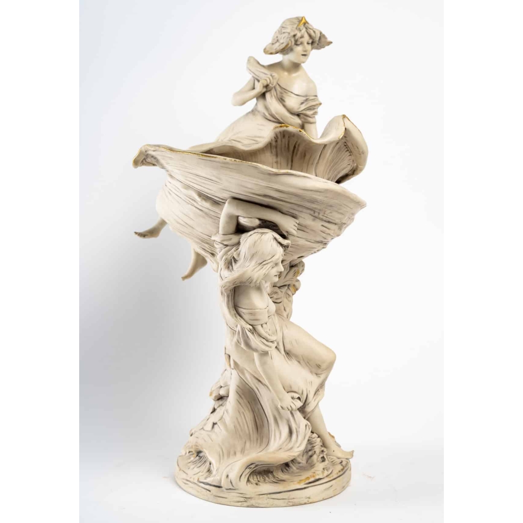 Belle Coupe, style Art Nouveau en biscuit, DMP (Duxer Porzellan-Manufaktur, Royal Dux Bohemia), 1910-1920 | Biron Belle Coupe, style Art Nouveau en biscuit, DMP (Duxer Porzellan-Manufaktur, Royal Dux Bohemia), 1910-1920