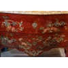 Commode style Louis XV, décors chinois laqués | Biron Commode style Louis XV, décors chinois laqués