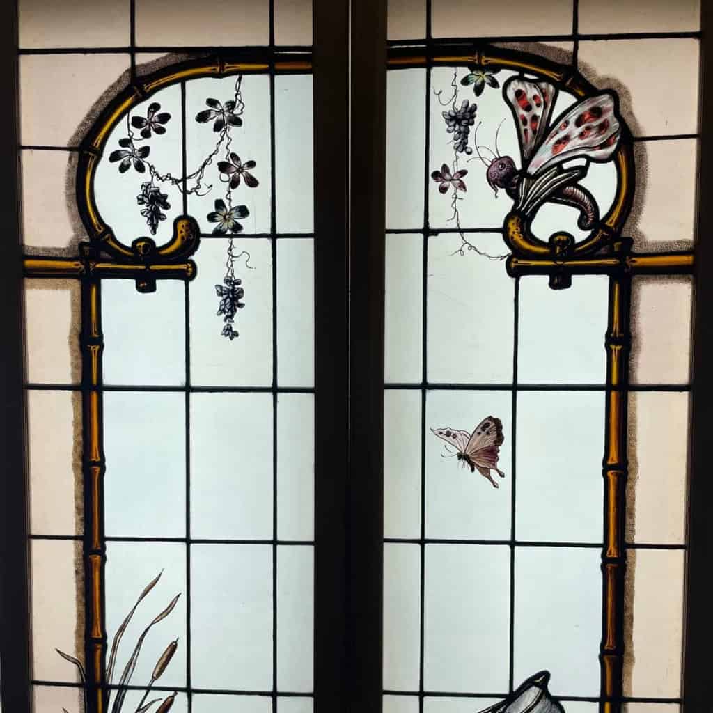 Vitrail vitraux L’enfant et la chasse aux papillons | Biron Vitrail vitraux L'enfant et la chasse aux papillons